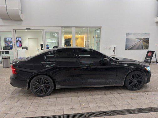 2023 Volvo S60 Recharge Plug-In Hybrid T8 Plus Black Edition