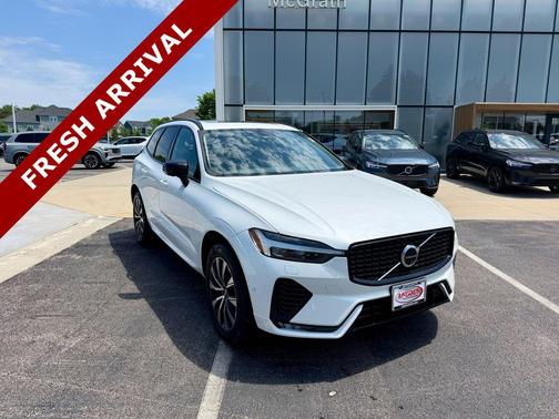 Crystal White Metallic 2025 Volvo XC60 B5 Plus