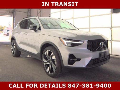 2025 Volvo XC40 B5 Plus Dark Theme