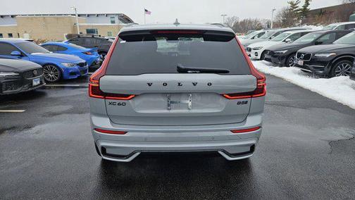 2026 Volvo XC60 B5 Ultra Black Edition