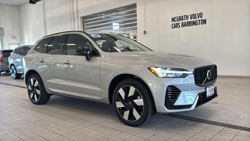2024 Volvo XC60 Recharge Plug-In Hybrid T8 Ultimate Dark Theme