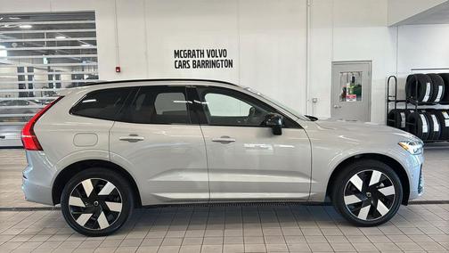 2024 Volvo XC60 Recharge Plug-In Hybrid T8 Ultimate Dark Theme