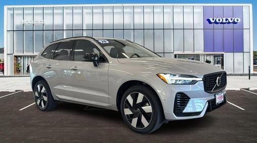 2024 Volvo XC60 Recharge Plug-In Hybrid T8 Ultimate Dark Theme