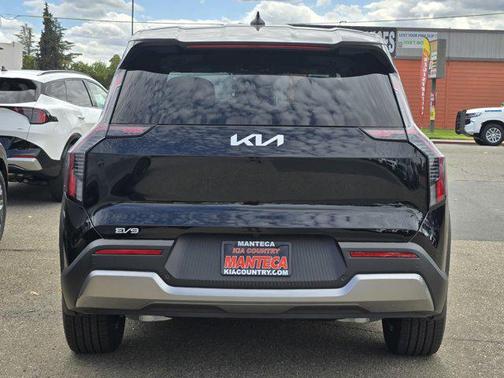 2026 Kia EV9 Light Long Range
