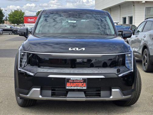 2026 Kia EV9 Light Long Range
