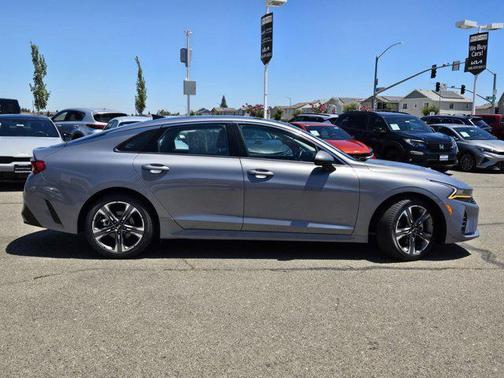2021 Kia K5 EX