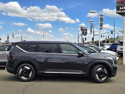 2026 Kia EV9 Light Long Range