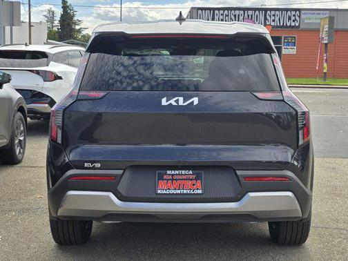 2026 Kia EV9 Light Long Range