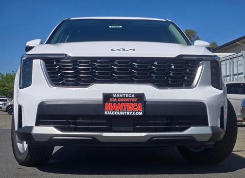 Glacial White Pearl 2026 Kia Sorento LX