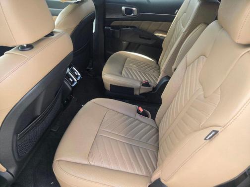 Jungle Green 2026 Kia Sorento SX