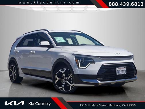 Snow White Pearl 2025 Kia Niro Touring