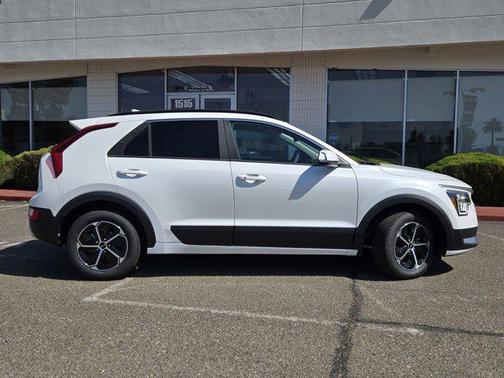 2025 Kia Niro EX