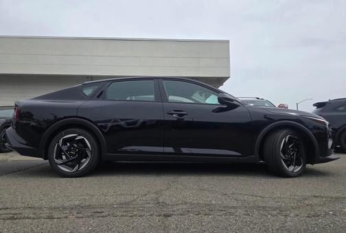 Aurora Black Pearl 2026 Kia K4 EX