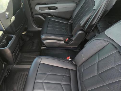 Glacial White Pearl 2027 Kia Telluride Hybrid X-Line SX-Prestige