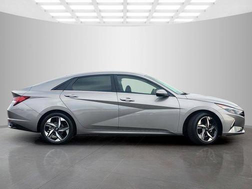2021 Hyundai ELANTRA Limited