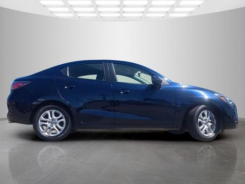 Sapphire 2018 Toyota Yaris iA Base