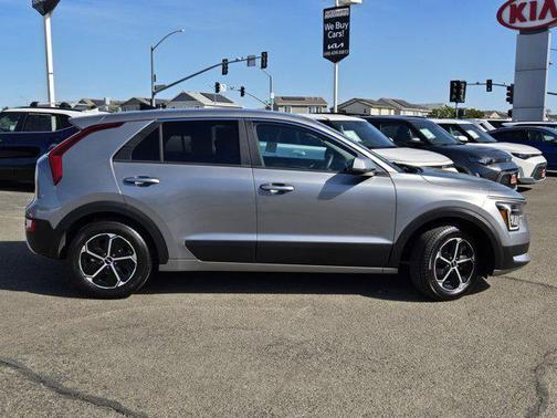 2023 Kia Niro LX