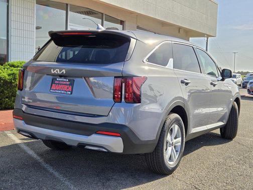 2025 Kia Sorento LX
