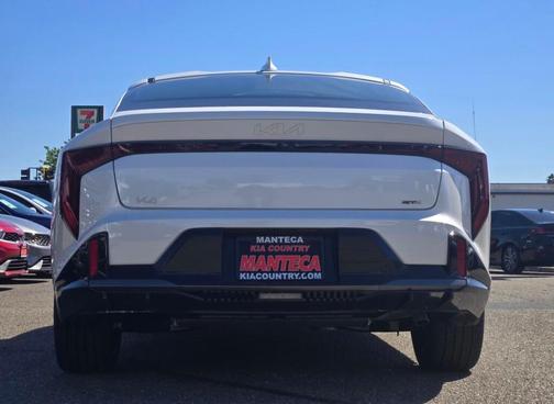 Snow White Pearl 2026 Kia K4 GT-Line