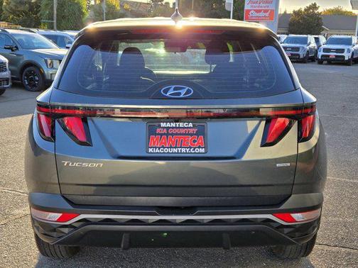 2023 Hyundai TUCSON SE