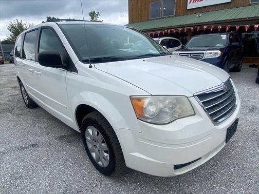 2010 Chrysler Town & Country LX 4dr Mini Van