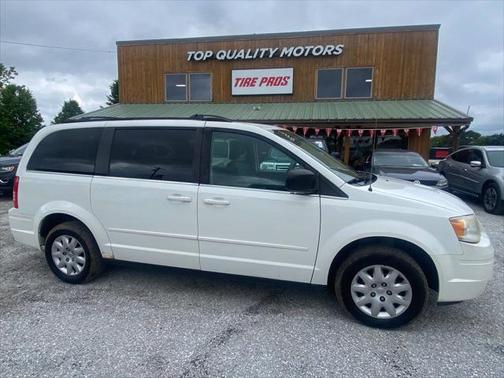 2010 Chrysler Town & Country LX 4dr Mini Van