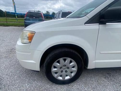 2010 Chrysler Town & Country LX 4dr Mini Van