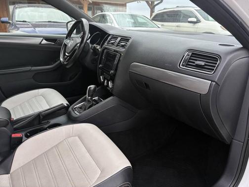 2016 Volkswagen Jetta 1.8T Sport