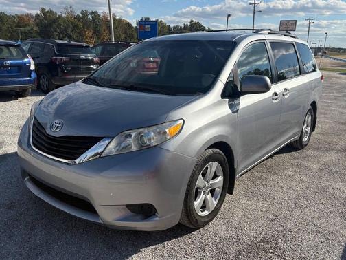 2013 Toyota Sienna LE