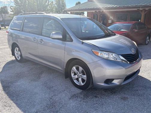 2013 Toyota Sienna LE