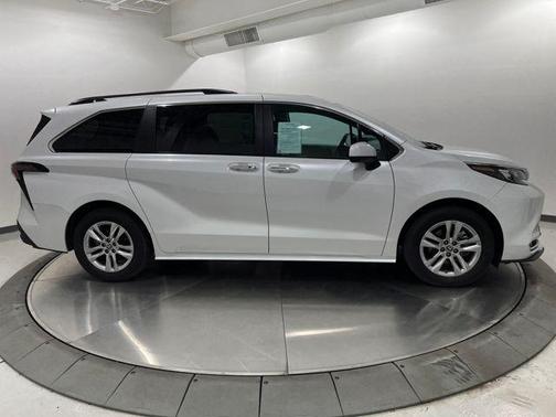 2024 Toyota Sienna XLE 7 Passenger