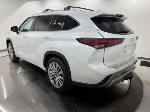 2025 Toyota Highlander Platinum