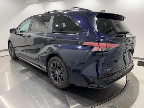 2025 Toyota Sienna XSE 7 Passenger