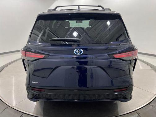 2025 Toyota Sienna XSE 7 Passenger
