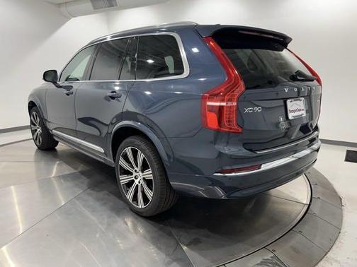 2025 Volvo XC90 B6 Plus 7-Seater