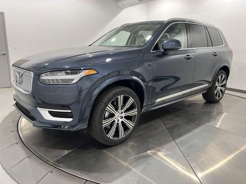 2025 Volvo XC90 B6 Plus 7-Seater
