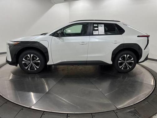 2025 Toyota bZ4X XLE