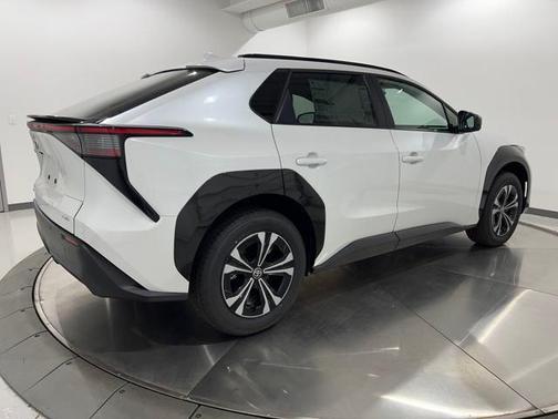 2025 Toyota bZ4X XLE
