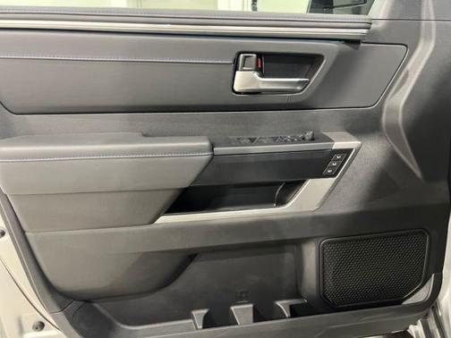 2025 Toyota Tundra Hybrid Platinum