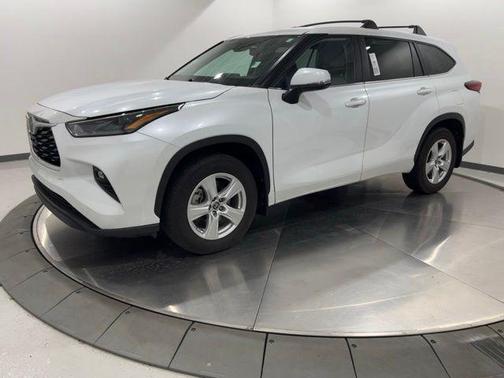 Wind Chill Pearl 2023 Toyota Highlander LE