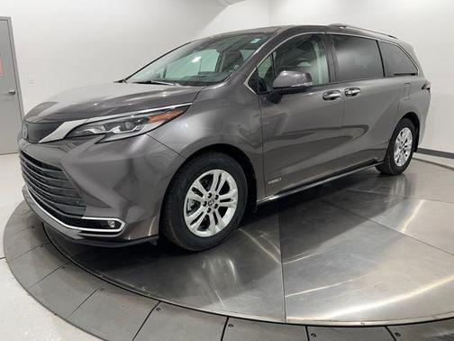 2021 Toyota Sienna Platinum 7 Passenger