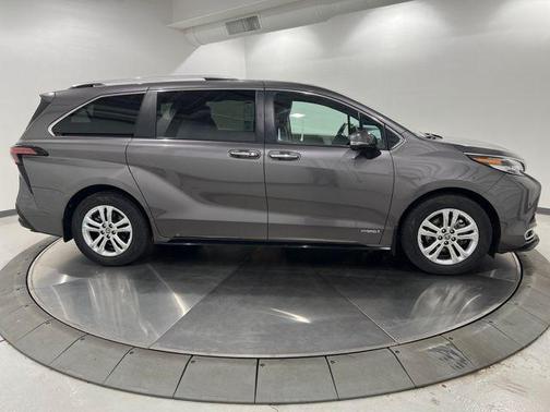 2021 Toyota Sienna Platinum 7 Passenger
