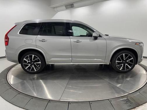 2024 Volvo XC90 B5 Plus Bright Theme