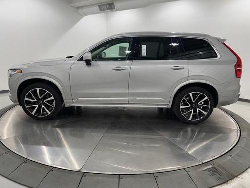 2024 Volvo XC90 B5 Plus Bright Theme