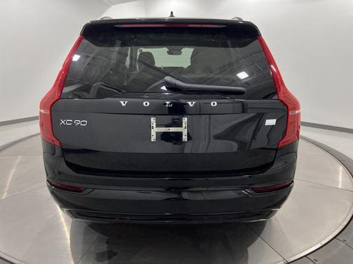 2023 Volvo XC90 Recharge Plug-In Hybrid T8 Plus Dark Theme 7-Seater