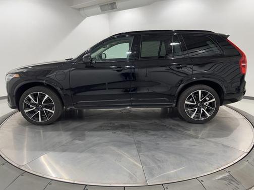2023 Volvo XC90 Recharge Plug-In Hybrid T8 Plus Dark Theme 7-Seater