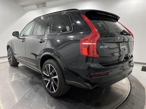 2023 Volvo XC90 Recharge Plug-In Hybrid T8 Plus Dark Theme 7-Seater