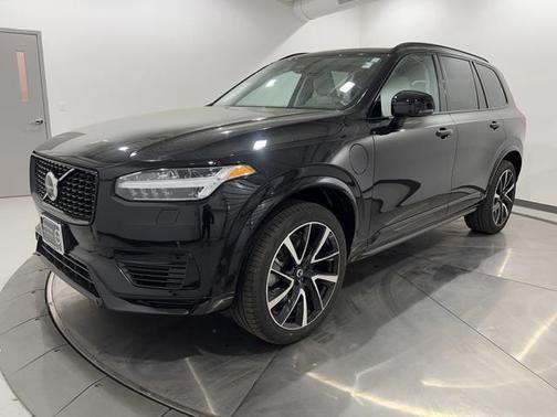 2023 Volvo XC90 Recharge Plug-In Hybrid T8 Plus Dark Theme 7-Seater
