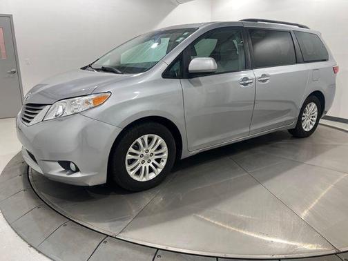 2016 Toyota Sienna XLE Premium