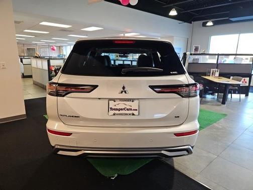 2025 Mitsubishi Outlander SE